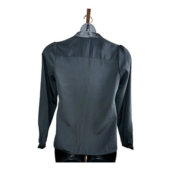 The limited black polyester v-neck blouse lightweight button up size medium - Picture 2 of 6